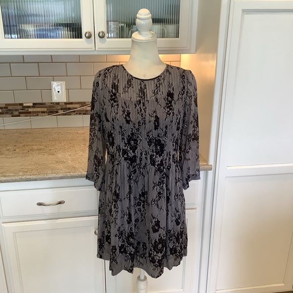Club Monaco Silk Black and Gray Floral Dress Size 8 - Picture 2 of 12